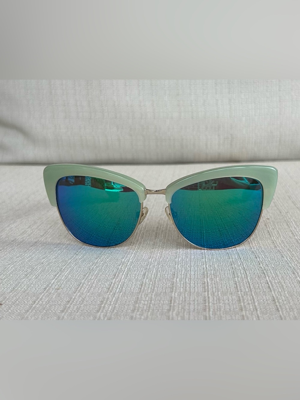NWOT Kate spade Genette Sunglasses with Blue-Green Mirrored Lenses
